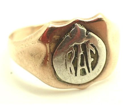 9ct gold RAF sweetheart signet ring (cut). P&amp;P Group 1 (£14+VAT for the first lot and £1+VAT for subsequent lots) 