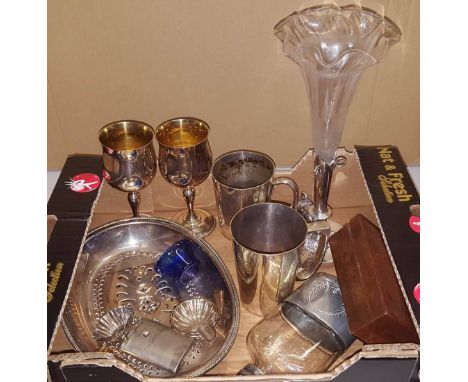 Selection of silver plate including a epergne spirit flask, tankards, ashtrays, a City Electrical vesta etc 