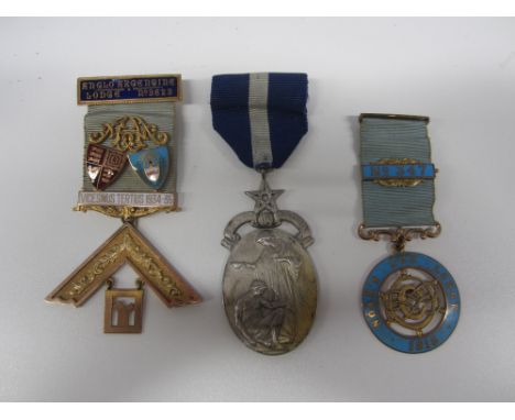 Masonic Medals,Anglo Argentina Lodge No3628 medal in gold and enamel engraved to (W.Bro:V.H.Drewry P.M.). A Noah's Ark Lodge 