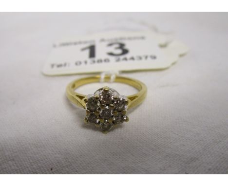 18ct gold diamond cluster ring (Approx 0.5 Ct. of diamonds)