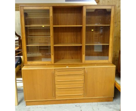 LATE 20TH CENTURY LIGHT WOOD LOUNGE UNIT, 168cms w