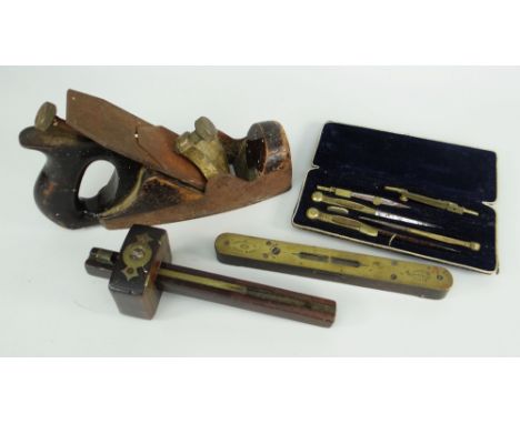 FOUR ITEMS OF VINTAGE TOOLS including Norris carpenter's plane, cased part drawing set, E Preston &amp; Sons spirit level ETC