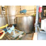 Syrup steam jacketed insulated tank with mixer, 80 in dimeter x 53 in hgt with 8 in legs