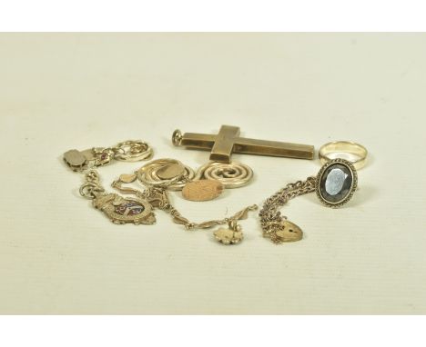 A SELECTION OF SILVER AND WHITE METAL JEWELLERY, to include a late Victorian silver cross pendant hallmarked Birmingham 1876 