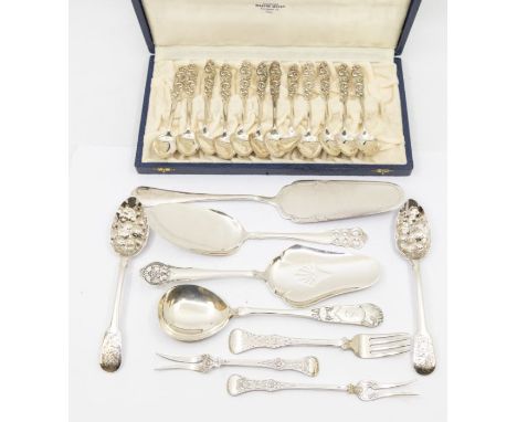 A set of twelve Norwegian 830 standard silver ornate teaspoons, stamped Mylius Norway NM., approx 5.43 ozt (169 grams) cased 