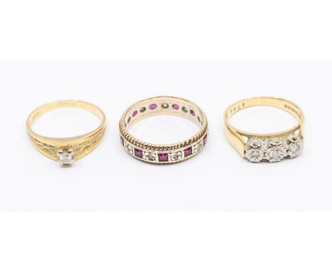 three gold rings to include a diamond and 18ct gold solitaire, comprising a round brilliant cut diamond approx 0.07ct, size N