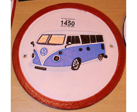 Cast iron VW Camper Van sign, D: 25 cm. P&amp;P Group 2 (£18+VAT for the first lot and £3+VAT for subsequent lots) 