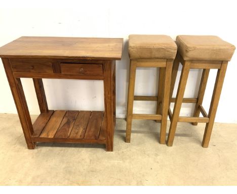 A small kitchen table with two drawers and a lower shelf also with trio bar stools. W:78cm x D:46cm x H:78cm