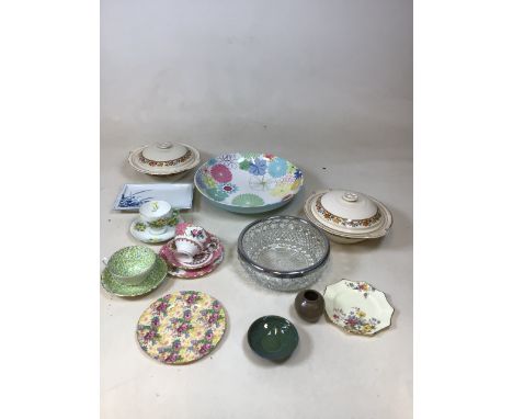 A Crazy Daisy Large Portmeirion serving bowl and other ceramic items