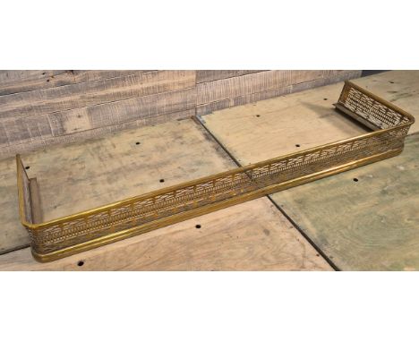 19th century brass pierced fire fender. [13x130x34cm] 