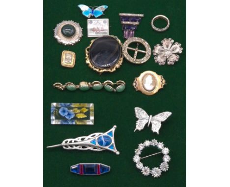 A Selection of collectable jewellery; Victorian brooches- Agate and gilt metal brooch, Mourning brooch, Birmingham silver and