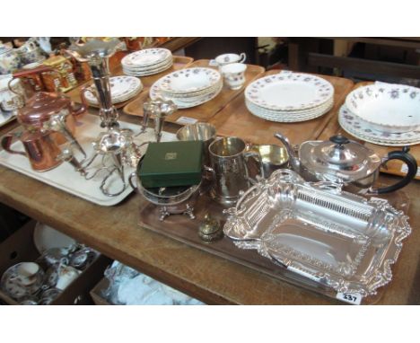 Two trays of assorted metalware to include: copper kettle; pewter tankards; silver plated pedestal pierced cake basket; silve