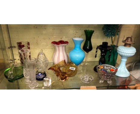 SHELF OF COLOURED GLASSWARES INCLUDING MURANO STYLE SWEETS, PAPERWEIGHTS