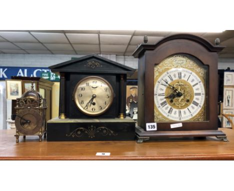 KIENINGER GERMAN REPRODUCTION BRACKET CLOCK, BELGIAN BLACK SLATE ARCHITECTURAL TIME PIECE AND A REPRODUCTION BRASS MINIATURE 