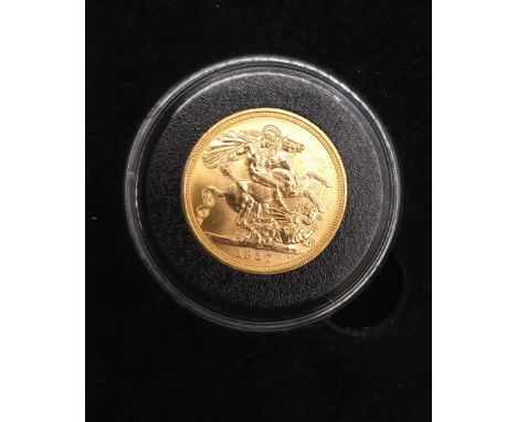 A 22ct gold sovereign Queen Elizabeth II, Landmarks of Her Majesty's Reign the first portrait gold sovereign designed by Mary