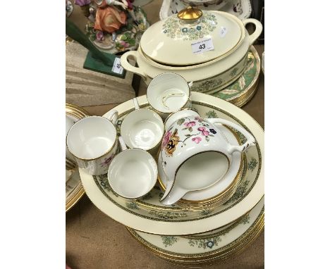 A Minton "Henley" pattern fine bone china dinner service comprising eight dinner plates, seven side plates, vegetable tureen 