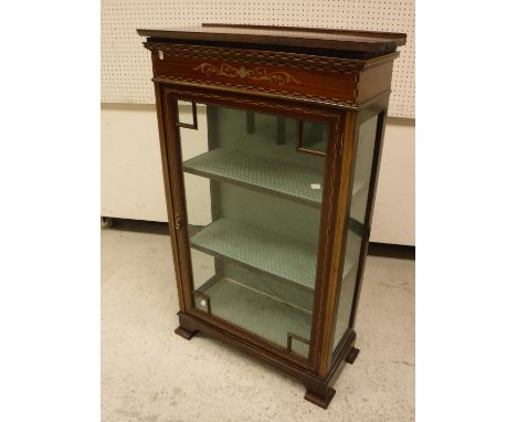 An Edwardian mahogany and inlaid single door display cabinet on bracket foot base, 64.5 cm wide x 29 cm deep x 108.6 cm high 