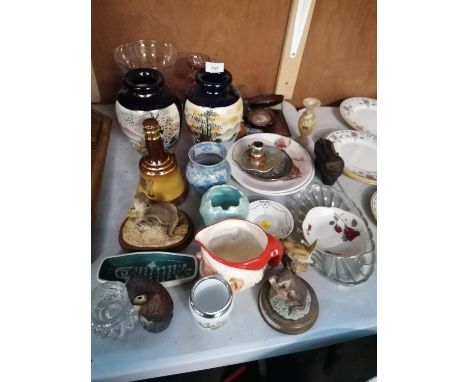 MIXED CERAMICS TO INCLUDE A PAIR OF JAPANESE VASES, BELLS DECANTER, SANTA CLAUS JUG ETC 