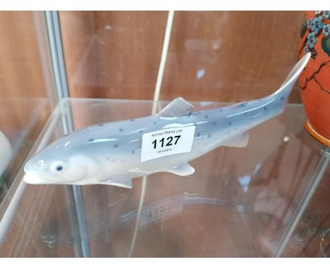 A ROYAL COPENHAGEN CERAMIC GLOSS TROUT FISH MODEL, STAMPED 2671 