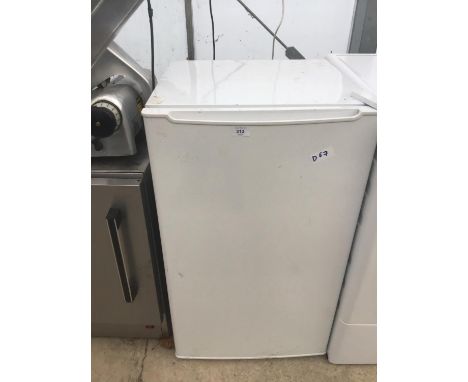AN UNDER COUNTER FRIDGE IN NEED OF LIGHT CLEAN AND IN WORKING ORDER 