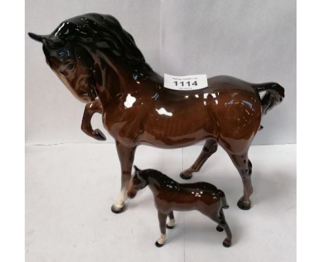 TWO BESWICK CERAMIC MODELS - MARE AND FOAL 