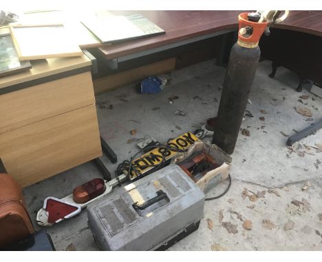 A TRAILER BOARD, TOOL BOX, VARIOUS CAR LIGHT PARTS ETC 
