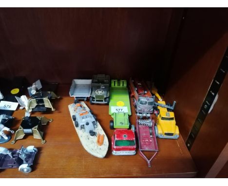 A MIXED GROUP OF VINTAGE DIE CAST MODELS 