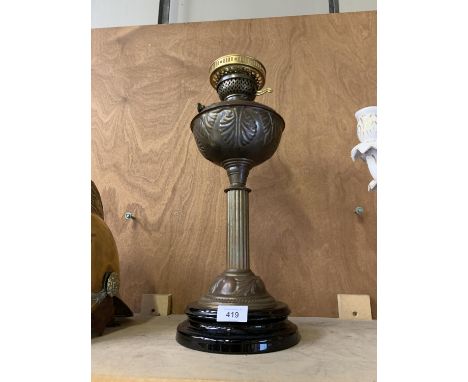 A CORINTHIAN COLUMN VINTAGE OIL LAMP 