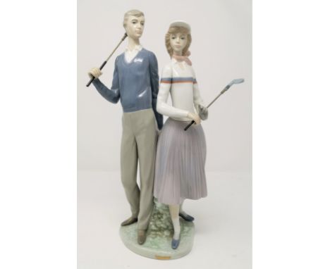 A Lladro porcelain figure group "Jugadores de Golf", 33 cm 
