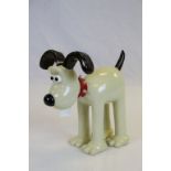 Aardman Animations "Gromit" figurine by "Wild in Art", stands approx 16cm
