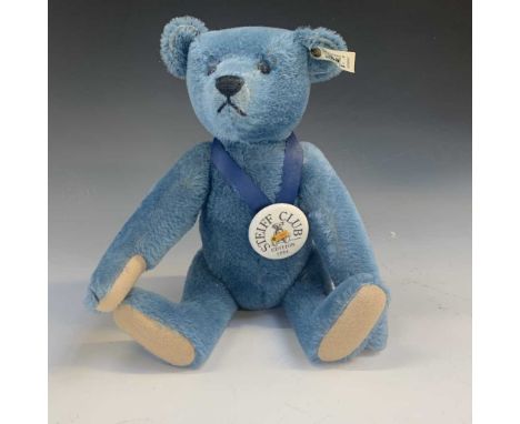 Teddy Bear - Steiff. Blue Steiff Club 1994 edition - no certificate.