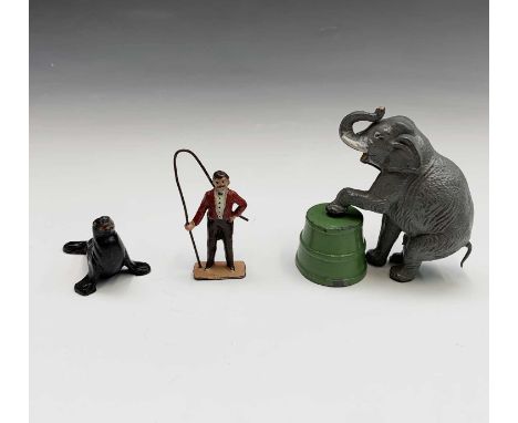 Lead Circus - Charbens: Ringmaster with elephant, stand and sealion.