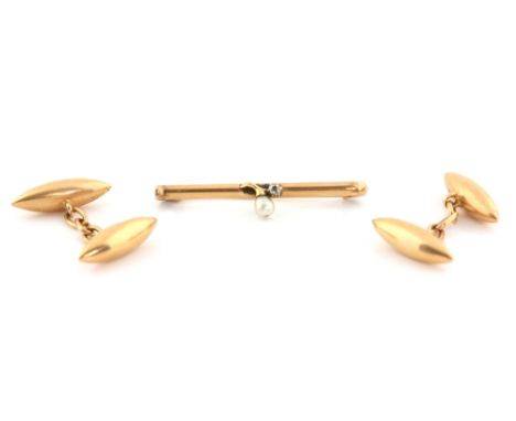 A mixed group of items,  pair of antique gold cufflinks, torpedo form sections connected by chain links, stamped 15ct and an 