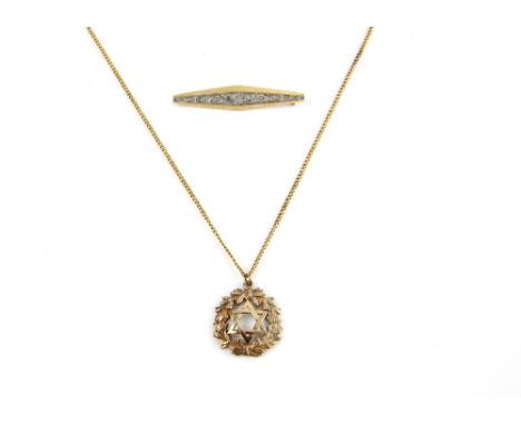 Gold brooch with small diamonds, a gold chain, length 50 cm, Portuguese marks, both 18 ct and a star pendant in 9 ct.    18 c