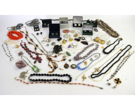 Mixed group of costume jewellery, including pearl necklaces, six boxed pairs of cufflinks, amethyst pendant,  Monet clip on e