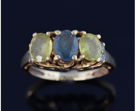  Vintage gold ring set with central  Alexandrite  and two chrysoberyl stones, with small diamonds set shoulders, ring size H,