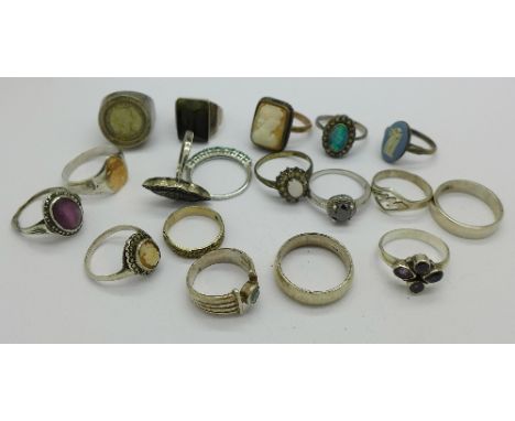 Eighteen rings including silver, opal set and hardstone set