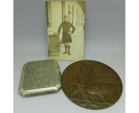 A death plaque, Harry Robinson, a cigarette case with pencil inscription, H. Robinson with Nottingham address and a postcard 