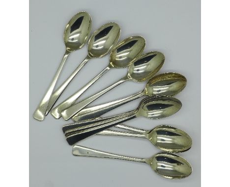 A set of twelve silver teaspoons, Birmingham, 1947, 138g