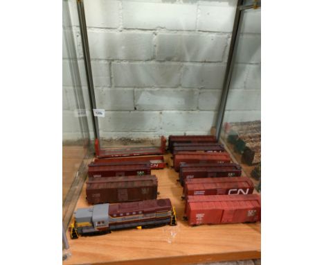 Canadian Pacific 8702 Train model together with rolling carriages. 