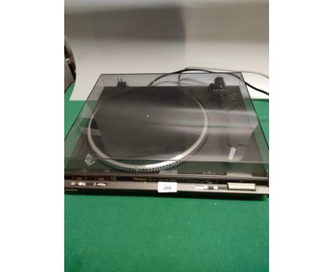 Technics turntable model sl bd2 . 