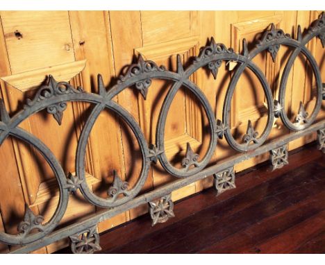 Victorian decorative cast iron railing in a hoop design H: 67 W: 1200