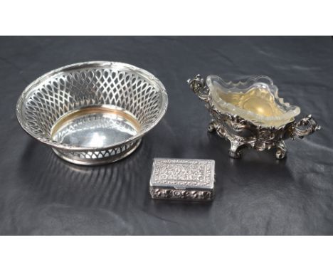 A small modern imported silver snuff-box, moulded and embossed with foliate decoration, marks for London import, 1974, R R im