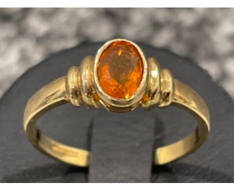 Ladies 9ct gold Fire opal ring. Size Q 1.9g