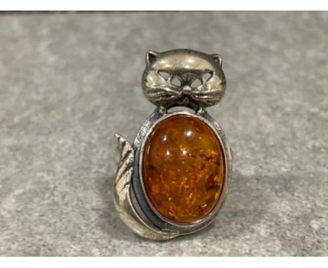 Silver amber style dress ring in the form of a Cat. Size N1/2