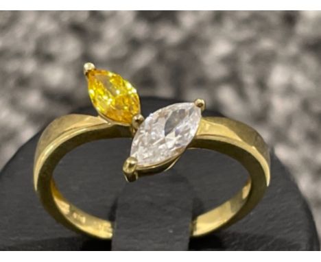 Ladies 9ct gold yellow and white stone ring. Comprising of 2 marquise cut. 2.6g size P1/2