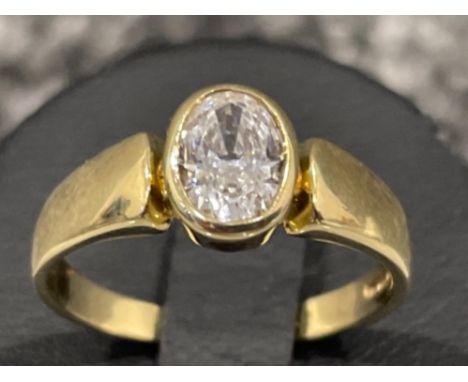 Ladies 9ct gold CZ set ring. 3G size N