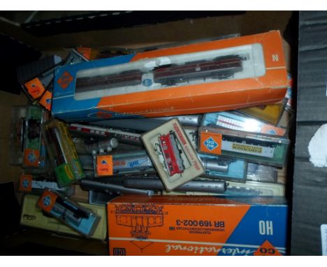 A quantity of 'N' Gauge model railway items, many in boxes, to include examples by Roco, Fleischmann and Minitrix.