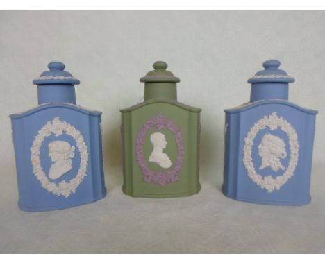 A 20th century Wedgwood Royal Commemorative tricolour tea caddy and cover, marking the 1981 Royal Wedding, together with two 