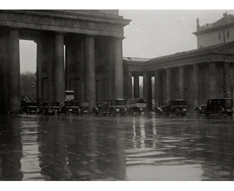 Stone, Sasha and Cami -- Brandenburger Tor, Berlin. 1928-30. Vintage ferrotyped gelatin silver print. 23,8 x 17,8 cm. With 2 